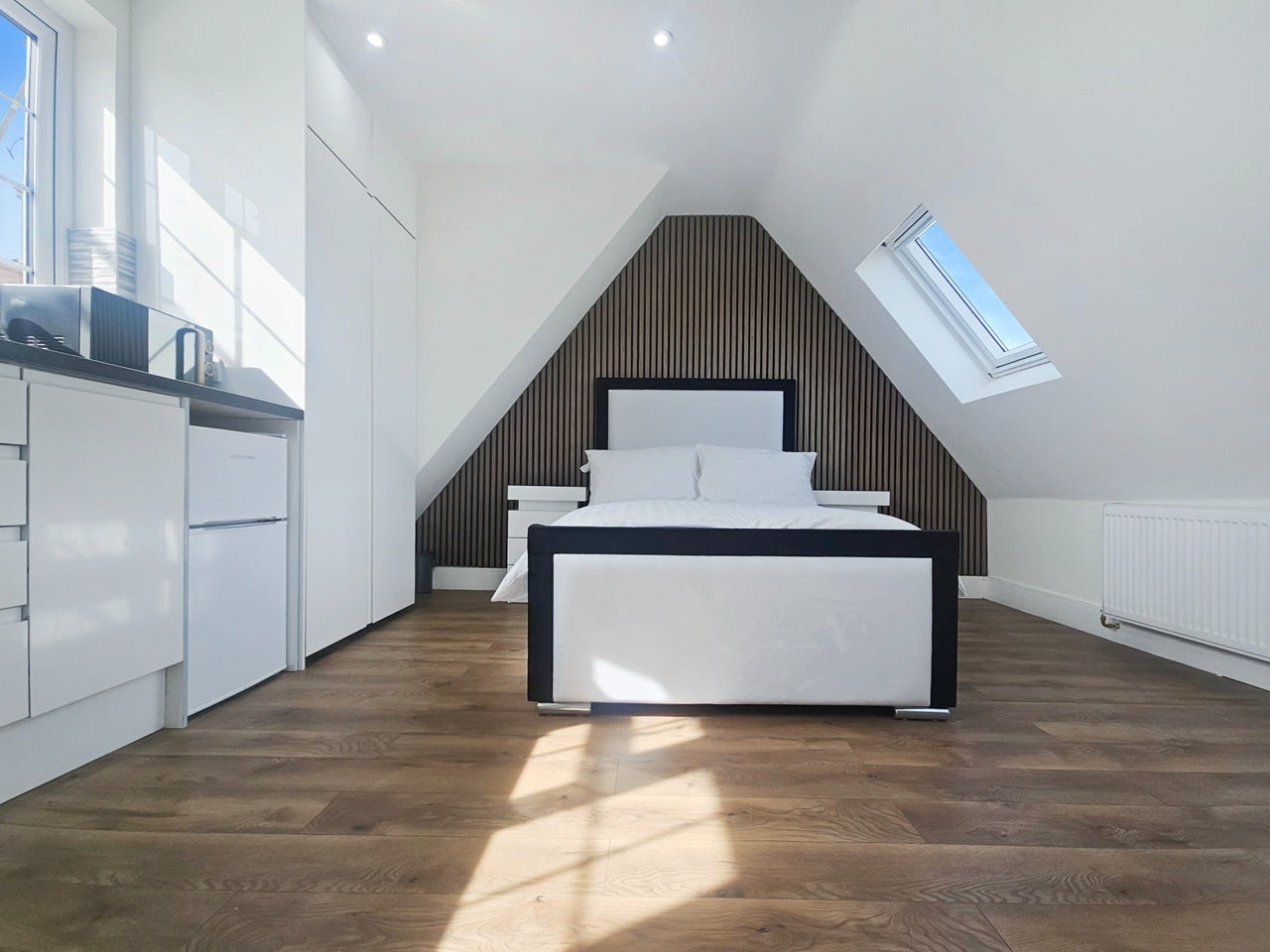 Flat Ealing Road in Greater London