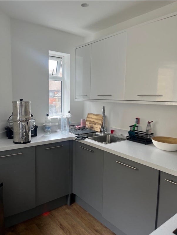 Room Croxley Road in City of Westminster