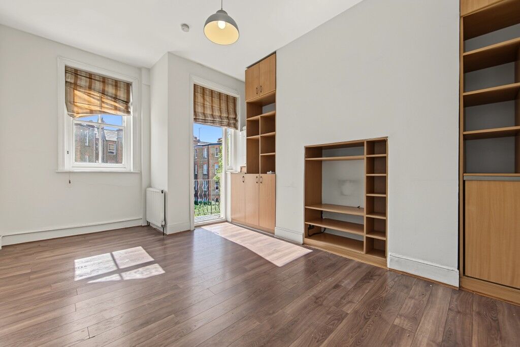 Flat Grantully Road in City of Westminster