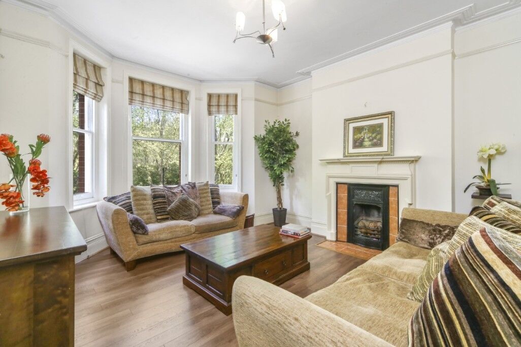 Flat Grantully Road in City of Westminster