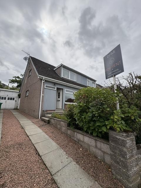 House High Street in Newport-on-Tay