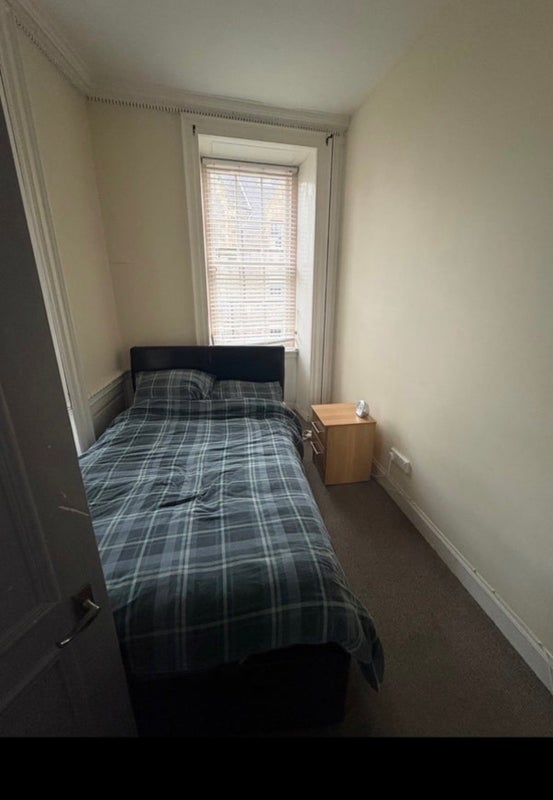Room High Street in City of Edinburgh