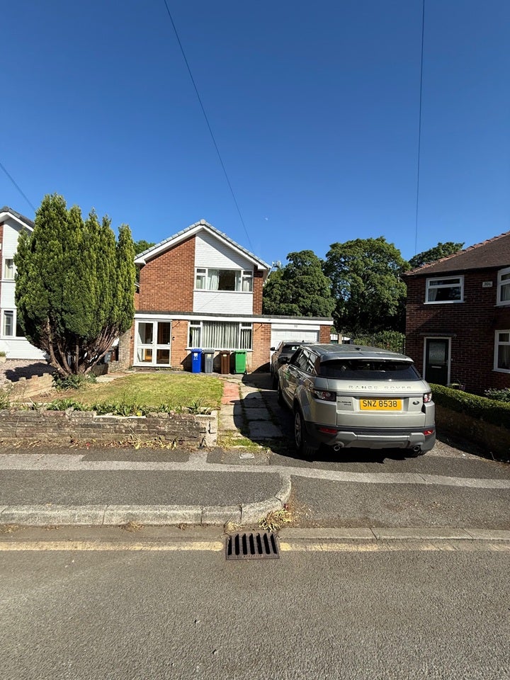 House Broadoak Lane in Manchester
