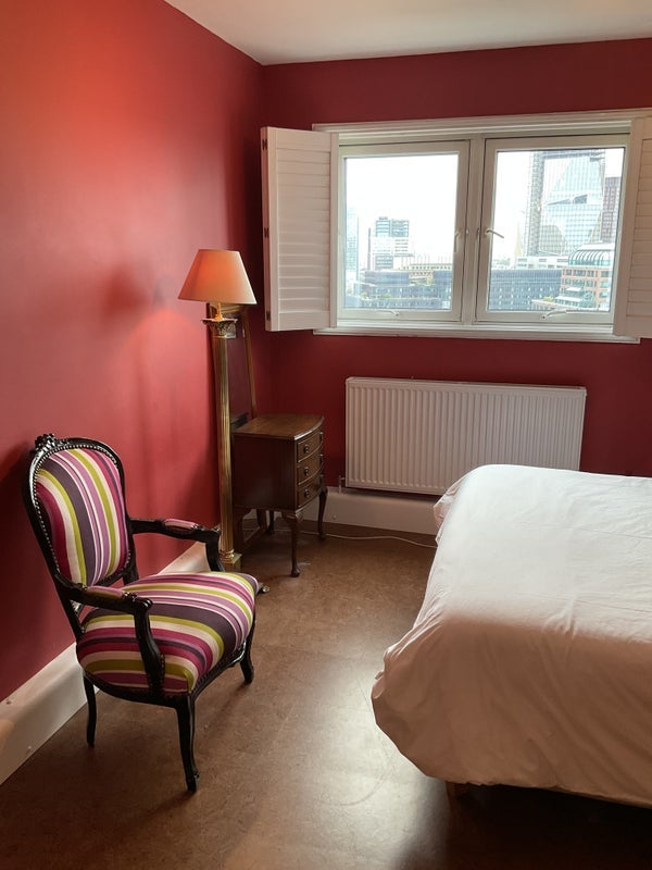 Flat Middlesex Street in Greater London