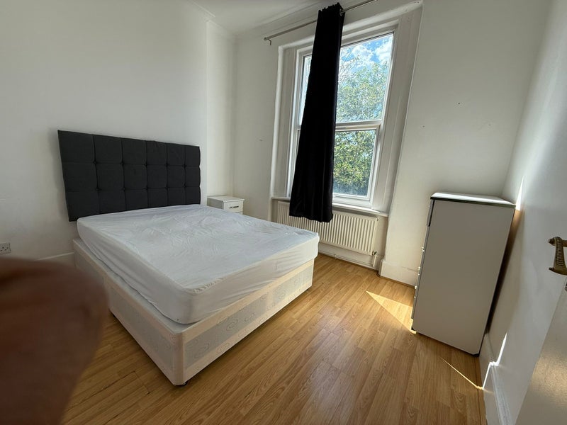 Flat Penge Road in Greater London