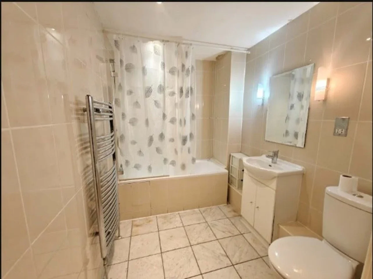 Room Green Street in Greater London