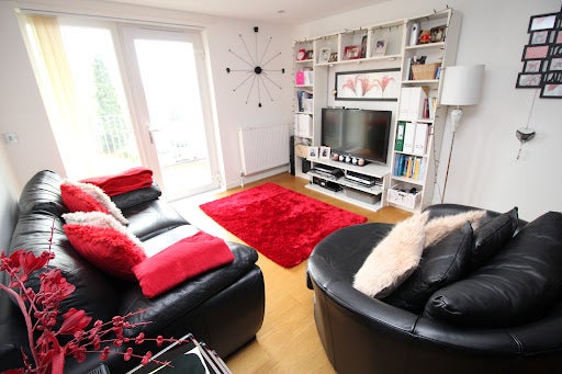 Flat Grantham Road in Greater London