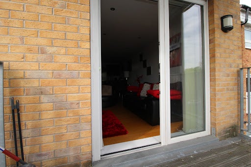 Flat Grantham Road in Greater London