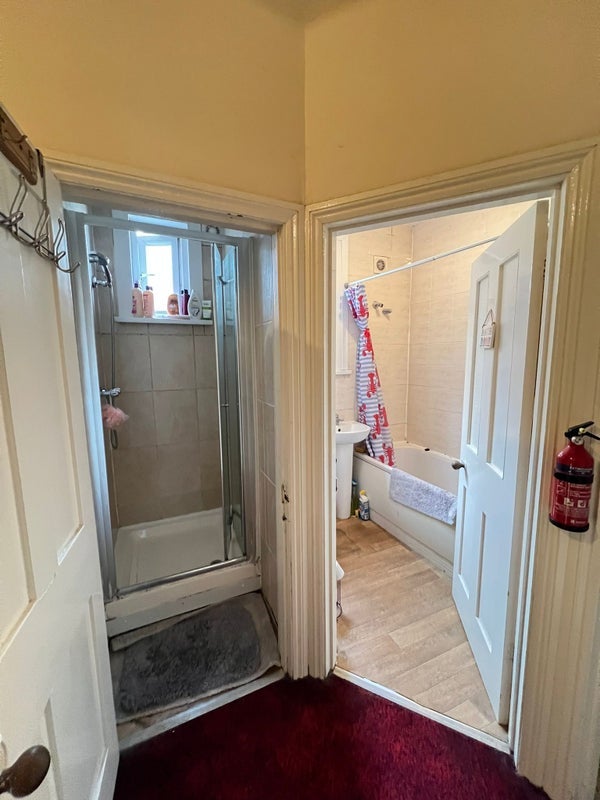 Room Langham Road in Greater London
