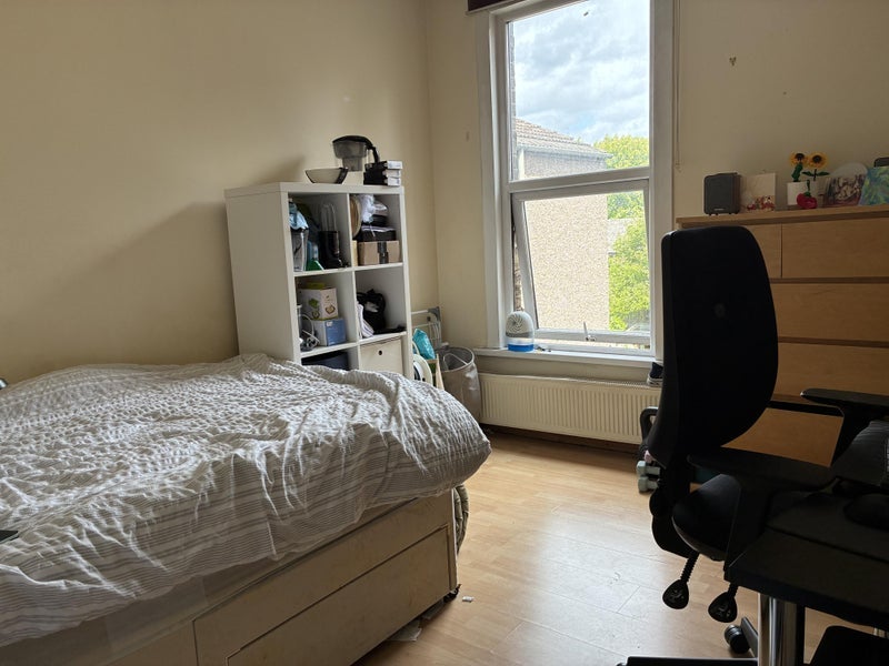 Room Langham Road in Greater London