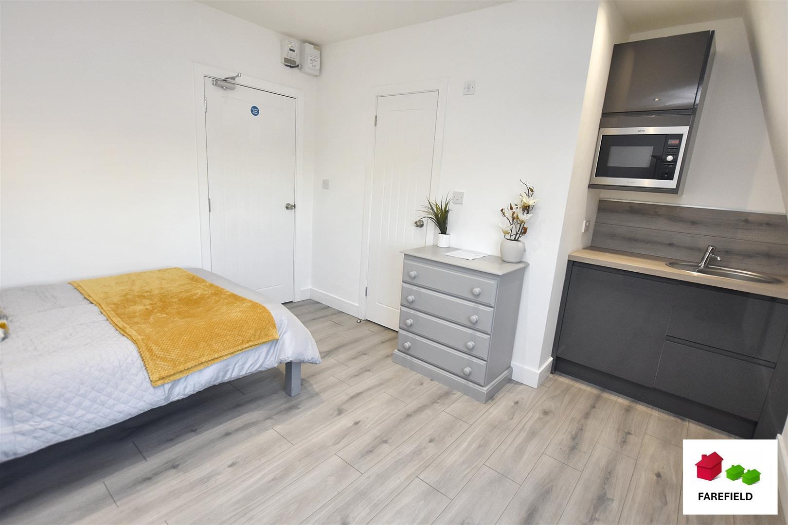 Flat Bromyard Terrace in Worcester