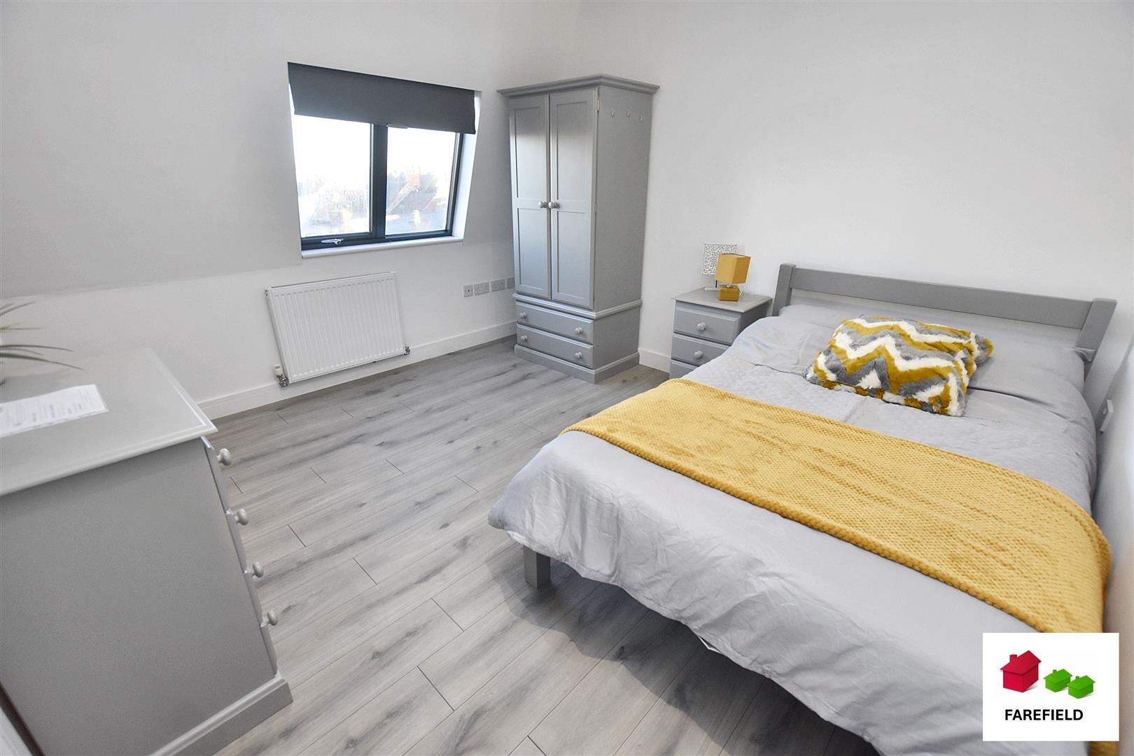 Flat Bromyard Terrace in Worcester