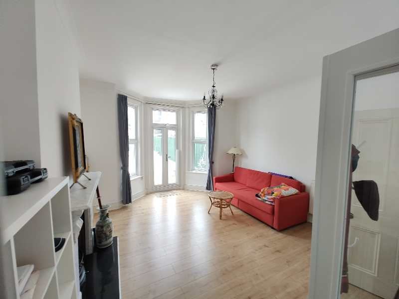 Room Woodstock Road in Greater London