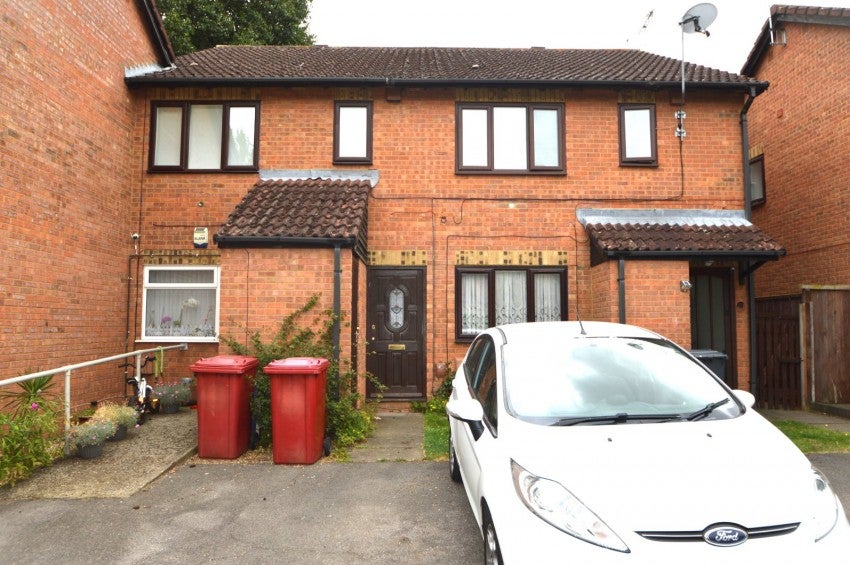 Flat Baird Close in Slough