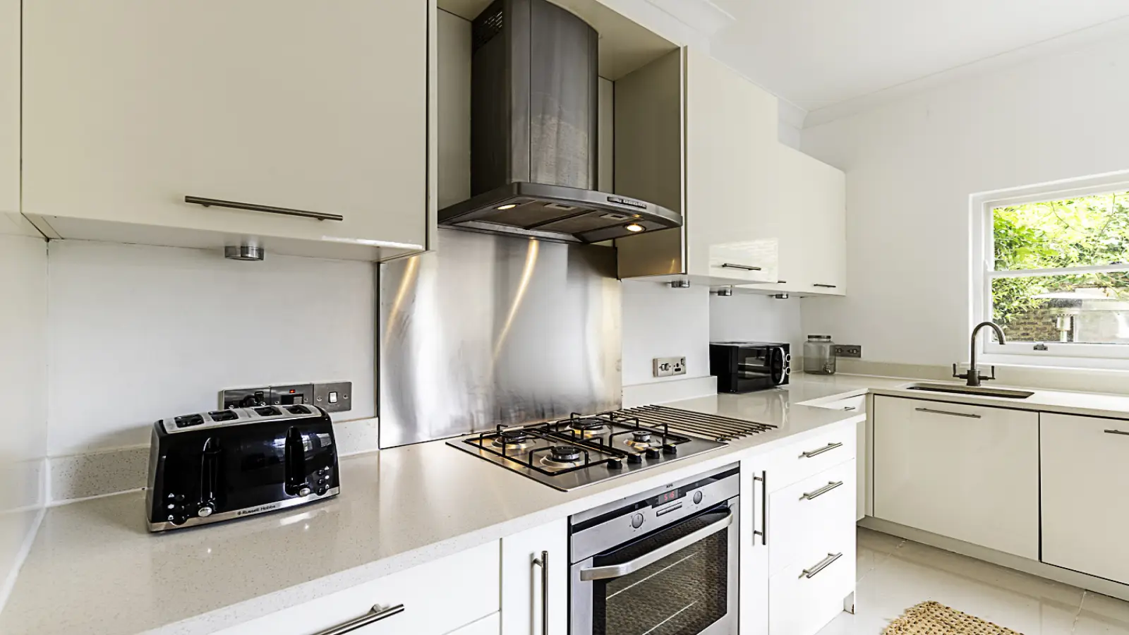 Flat Pindock Mews in City of Westminster