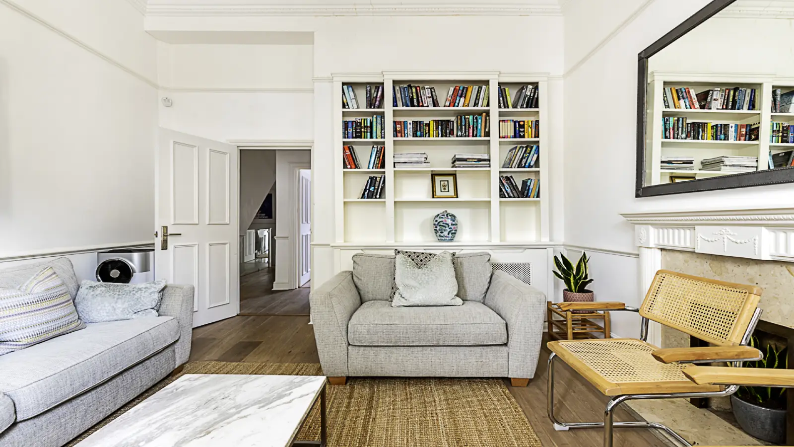 Flat Pindock Mews in City of Westminster
