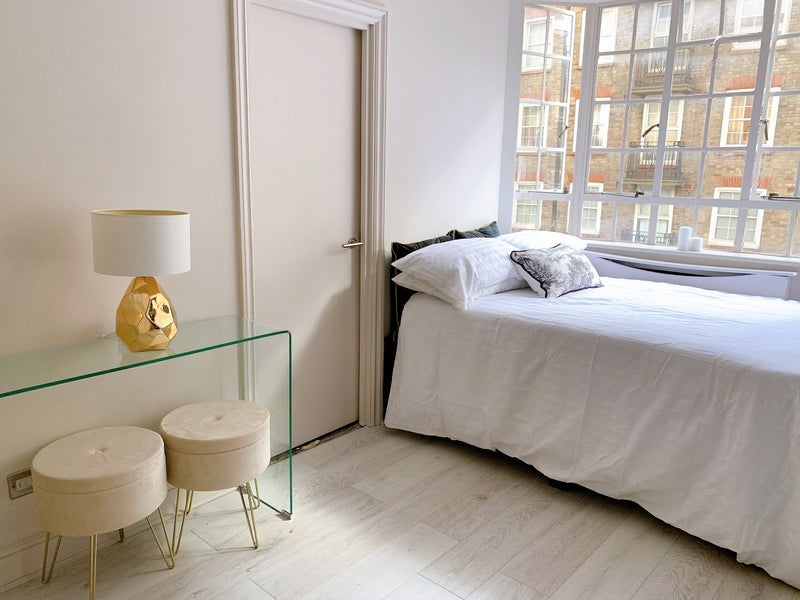 Flat Lucan Place in Greater London