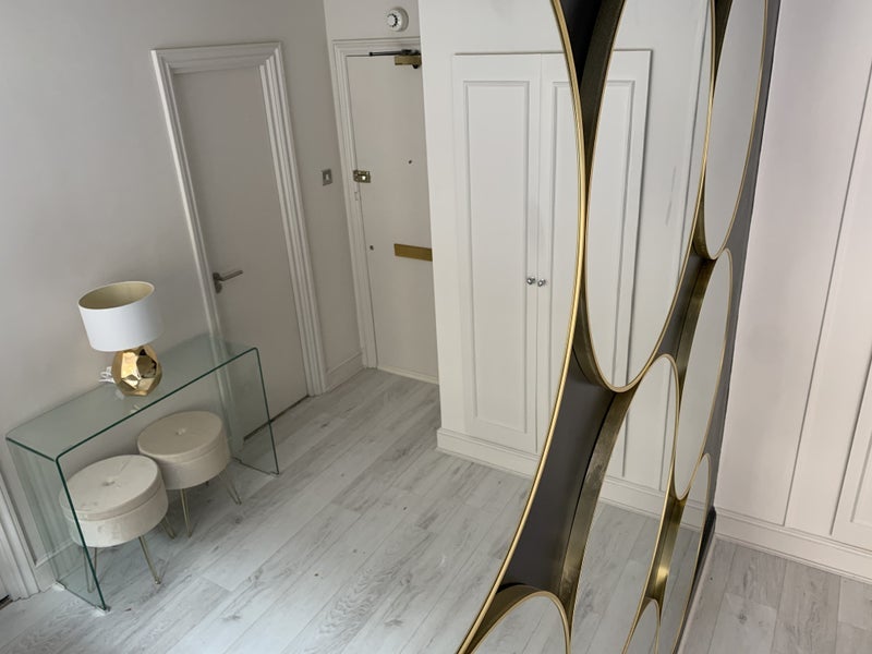Flat Lucan Place in Greater London