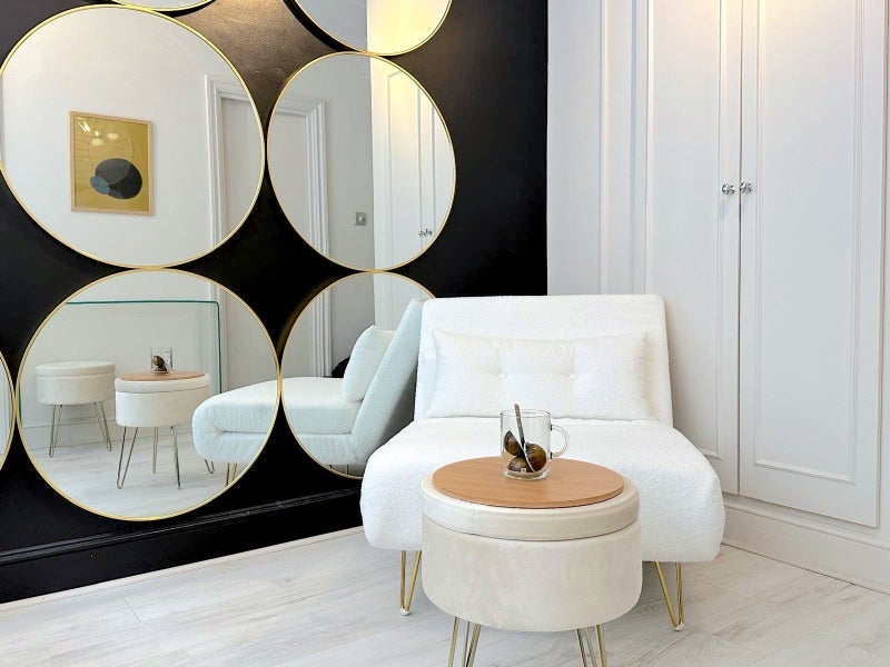 Flat Lucan Place in Greater London