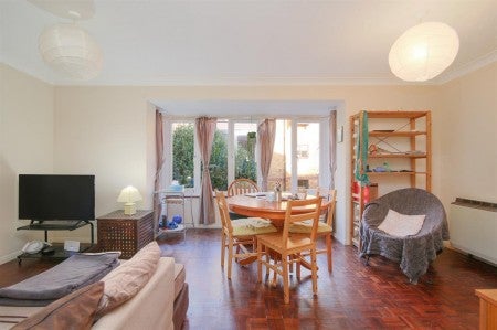 Flat Linwood Close in Greater London