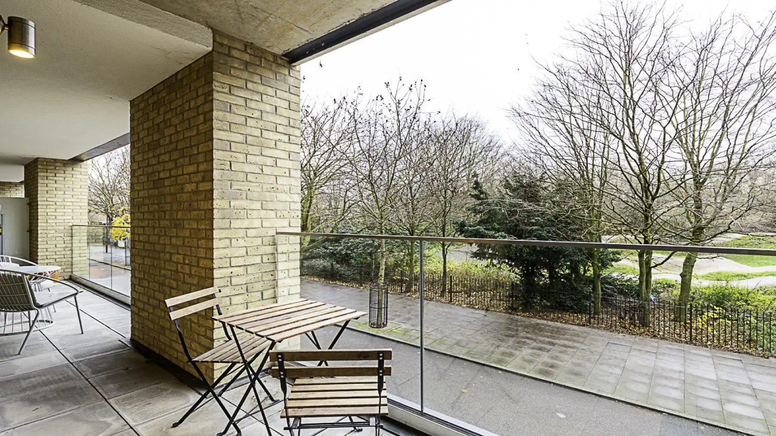 Flat Hackney Road in Greater London