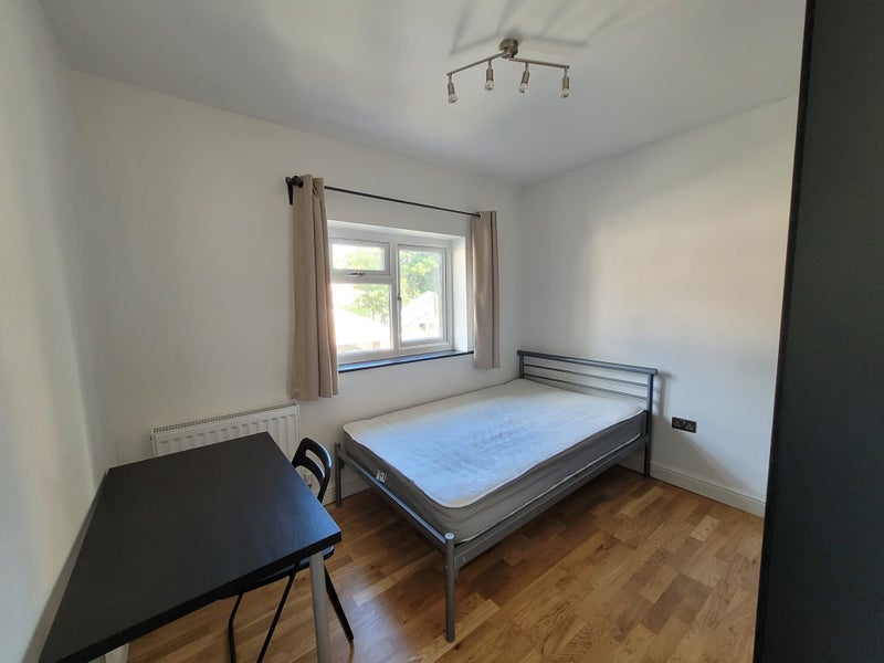 Room Milton Court Road in Greater London