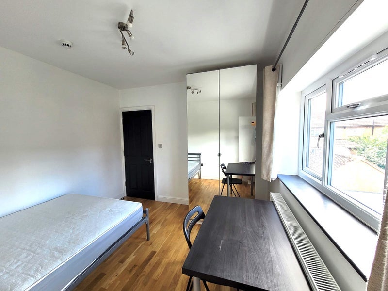 Room Milton Court Road in Greater London