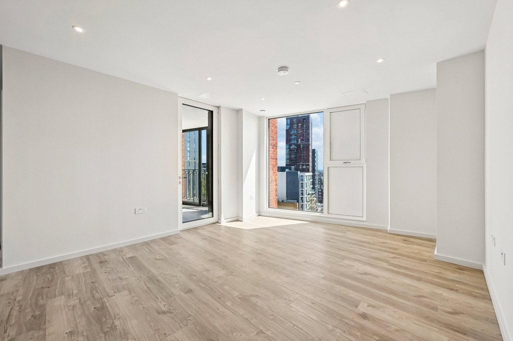 Flat Hebden Place in Greater London