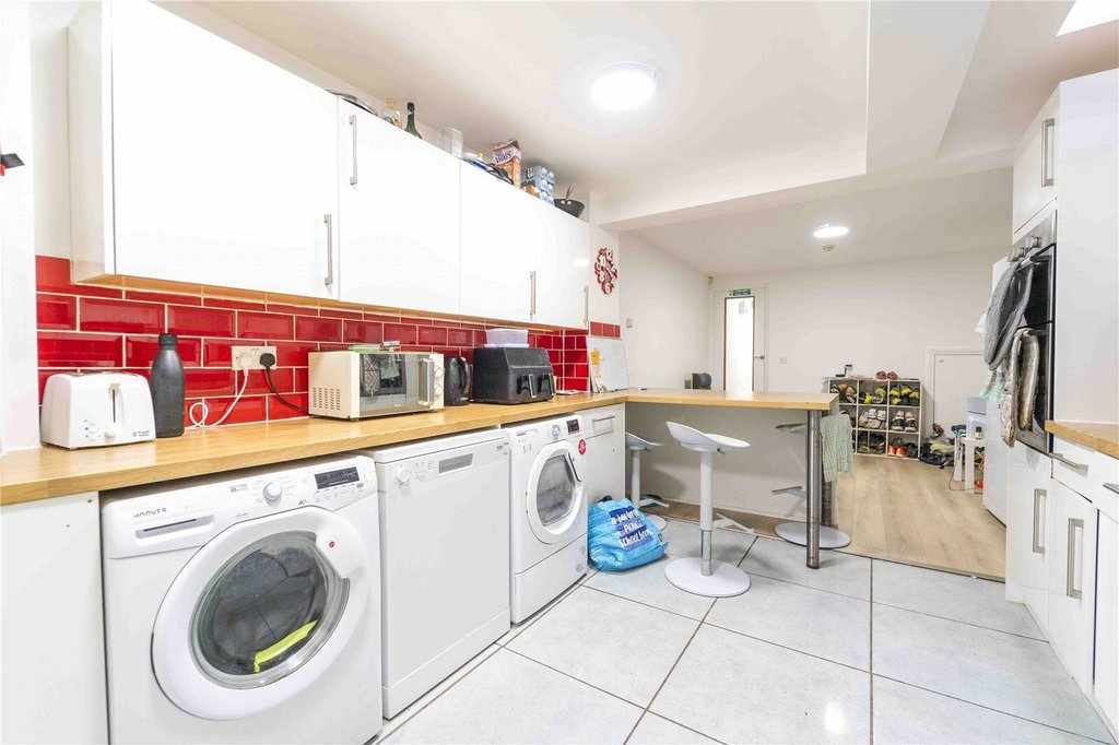 Flat Teignmouth Road in Birmingham