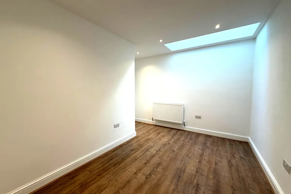 Flat Gambole Road in Greater London