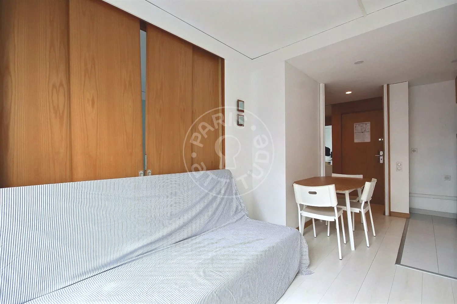 Appartement Rue d'Oradour-sur-Glane à Paris