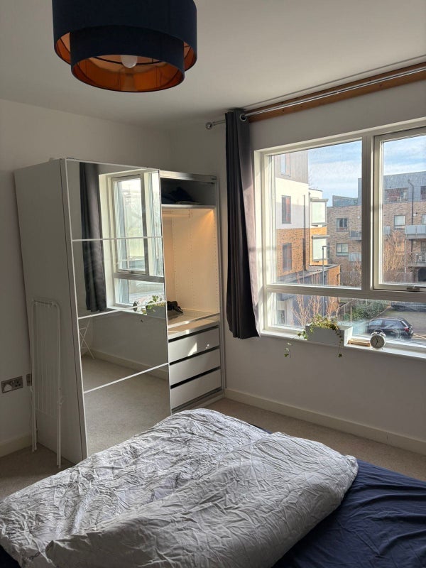 Room Bounds Green Road in Greater London