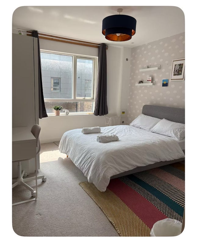 Room Bounds Green Road in Greater London