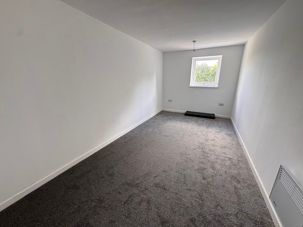 Flat Penn Road in Wolverhampton