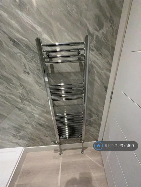 Flat Comely Place in Falkirk
