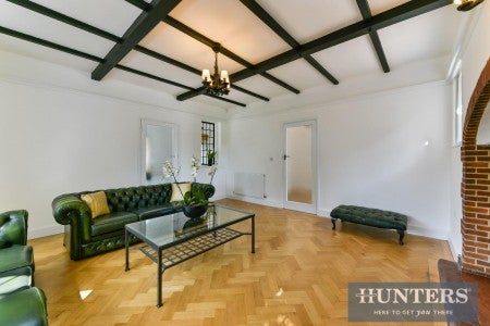 House Pine Tree Close in Greater London