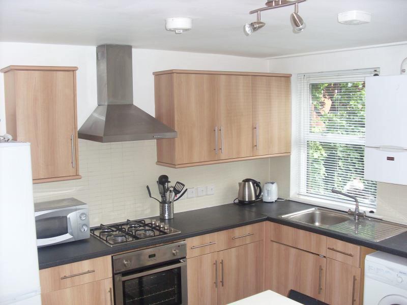 Room Saltwell Street in Greater London