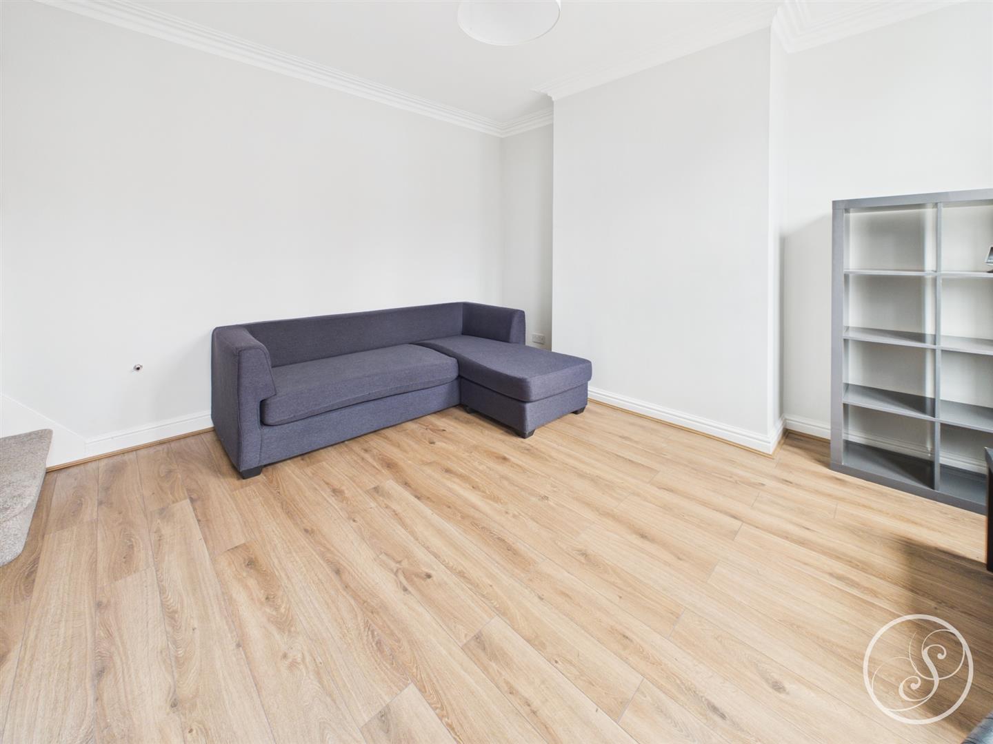 Flat Anderson Avenue in Leeds