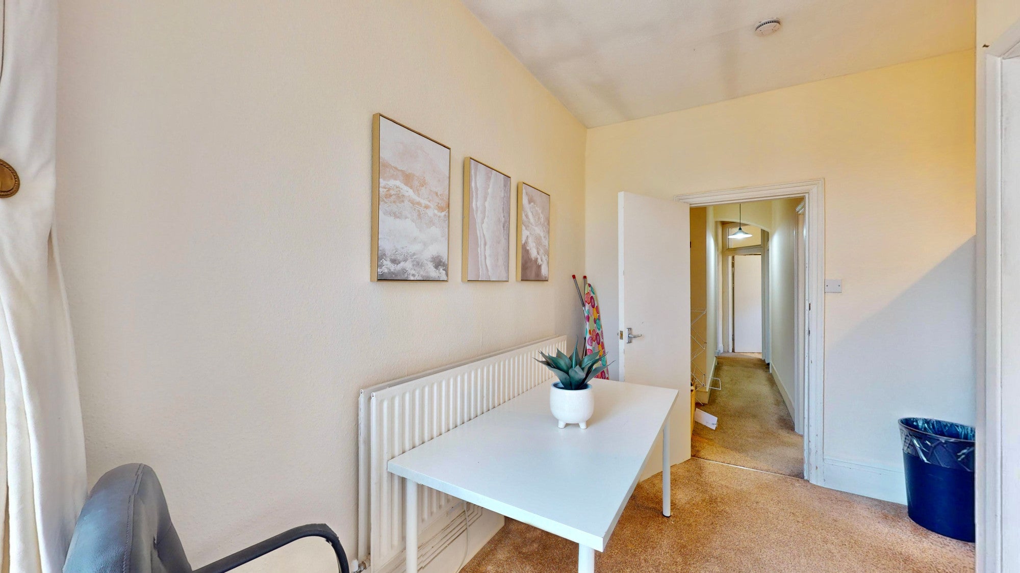 Room Northfield Avenue in Greater London