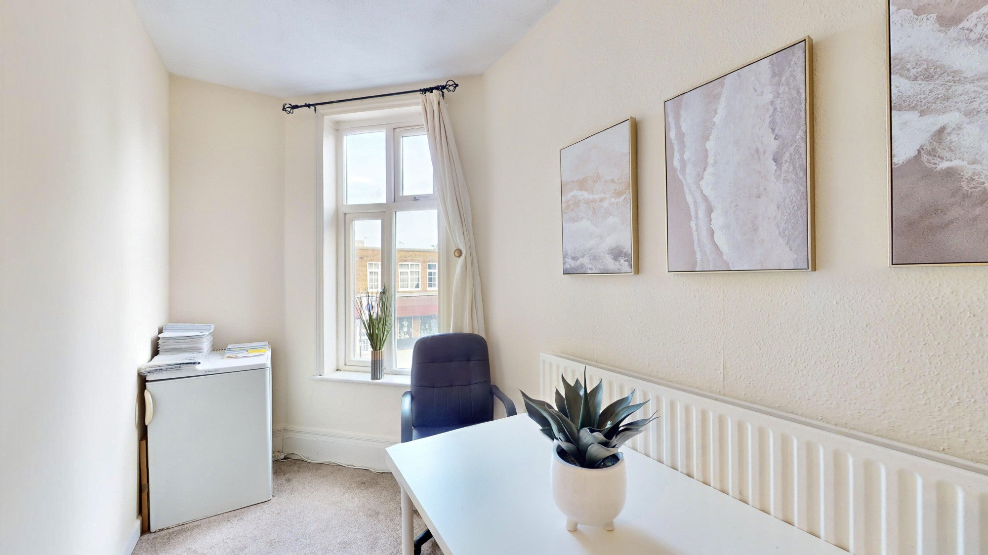 Room Northfield Avenue in Greater London