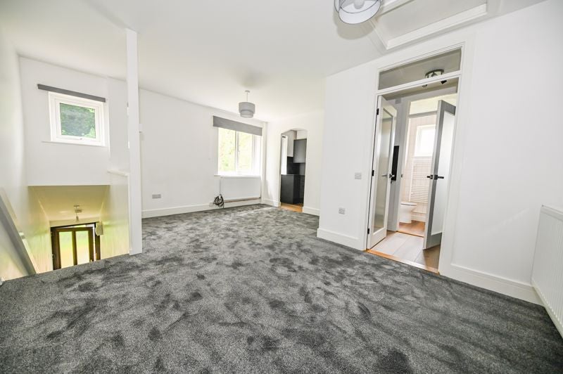 Flat Trefoil Close in Havant