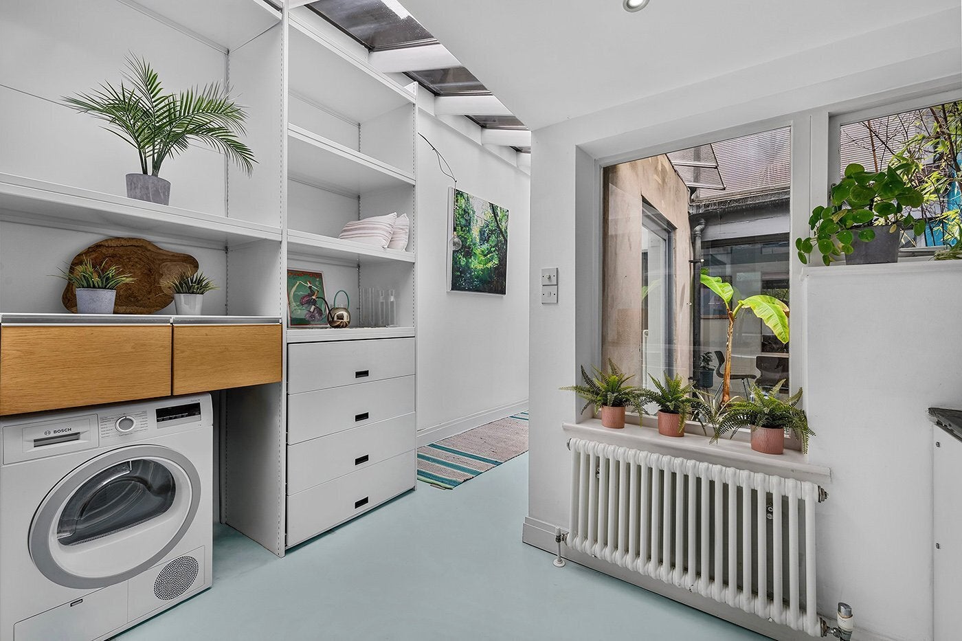 House Black Eagle Yard in Greater London