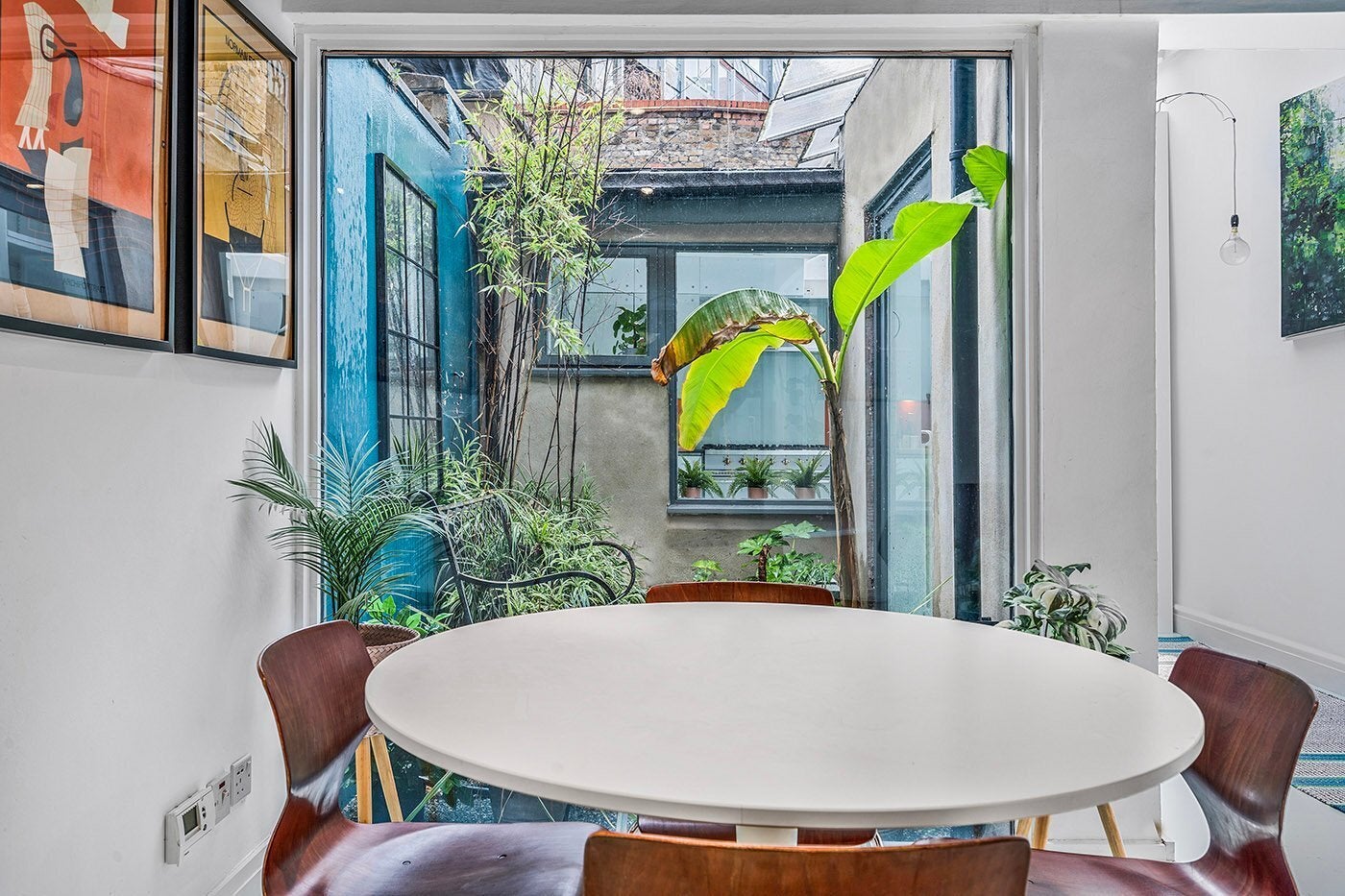 House Black Eagle Yard in Greater London