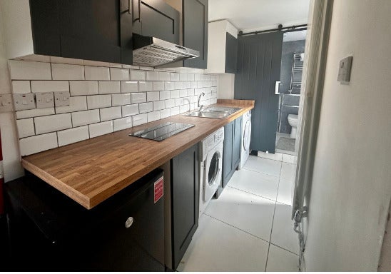 Room Links Road in Sandwell