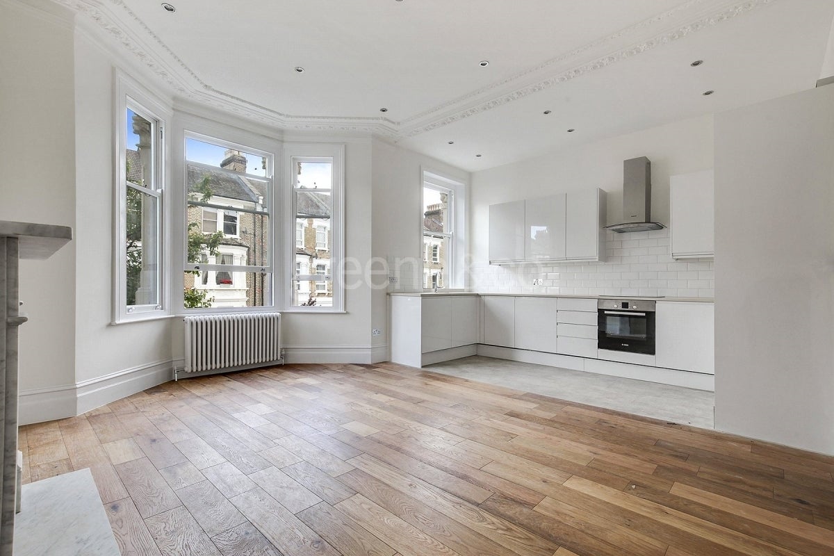 Flat Saltram Crescent in City of Westminster