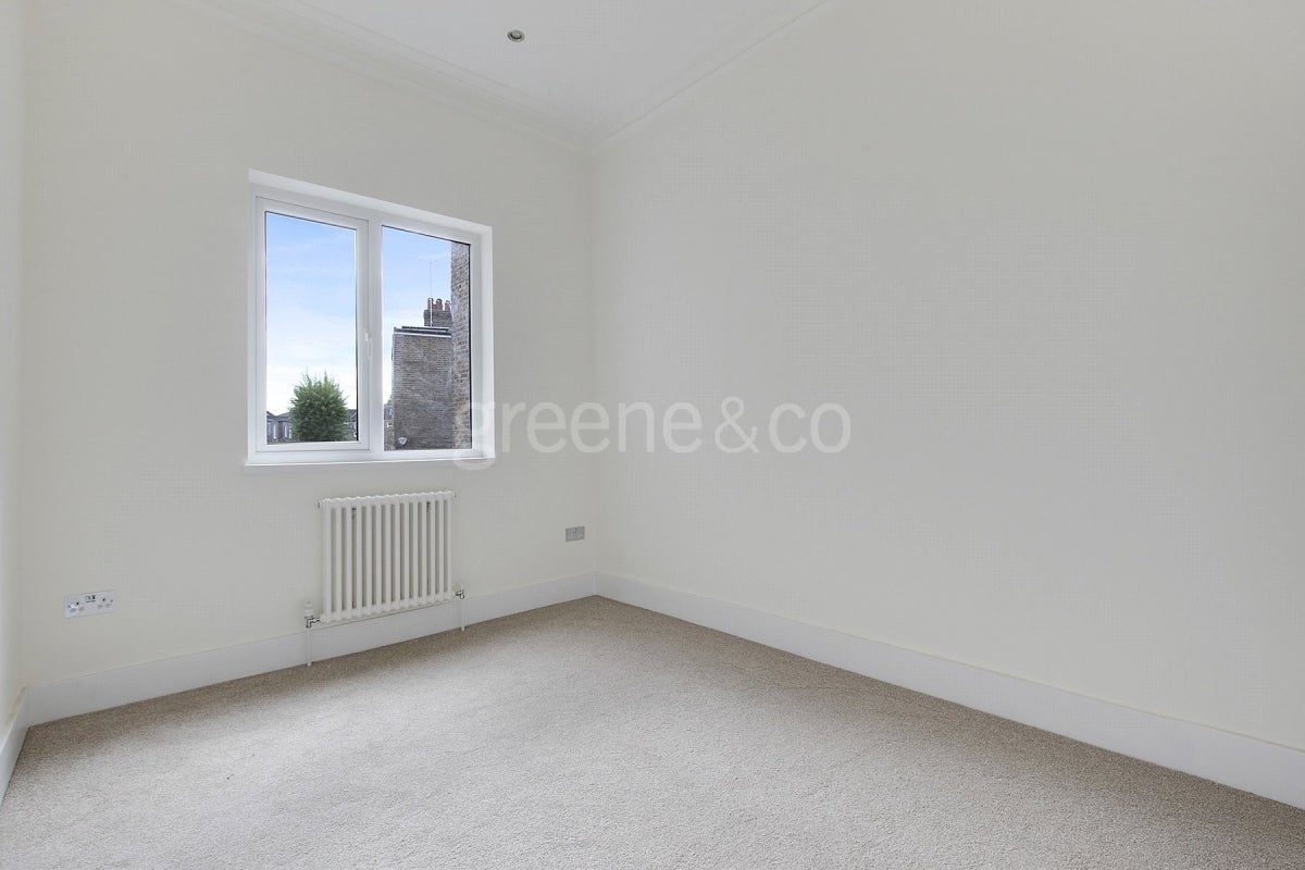Flat Saltram Crescent in City of Westminster
