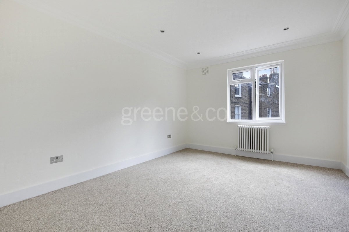 Flat Saltram Crescent in City of Westminster