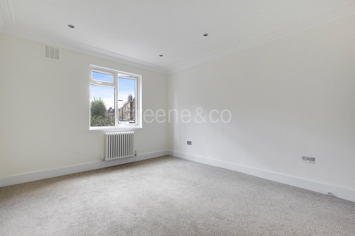 Flat Saltram Crescent in City of Westminster