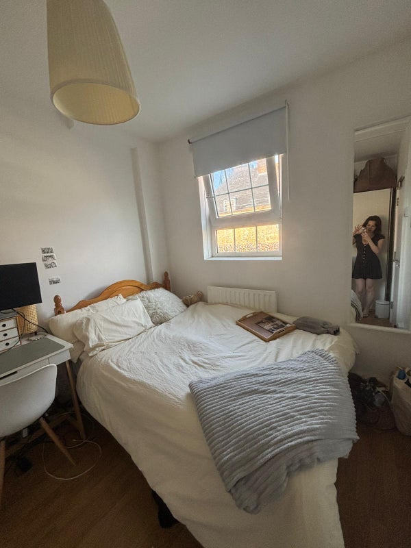 Flat Toynbee Street in Greater London