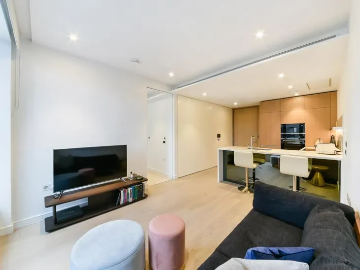 Flat Park Drive in Greater London